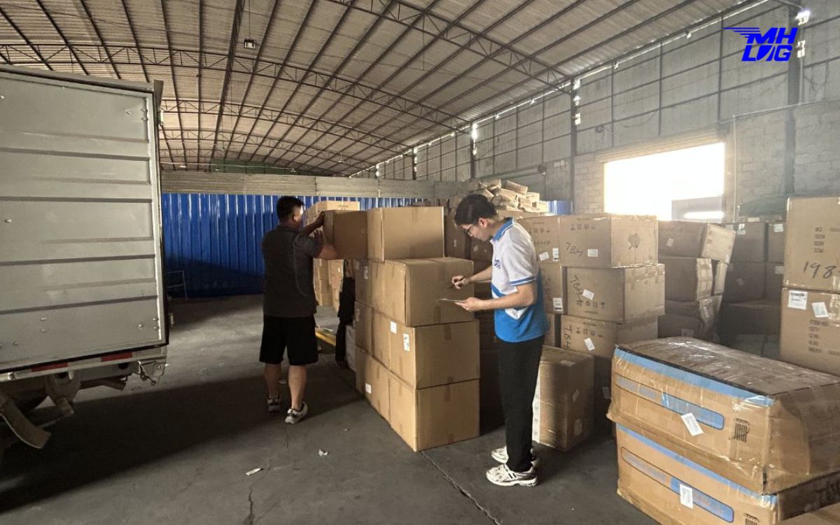 van-chuyen-trung-viet-minh-hung-logistics