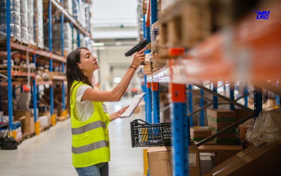 Kiểm đếm chặt chẽ tại kho Quảng Châu cho dịch vụ order hộ và ký gửi hàng Trung Quốc