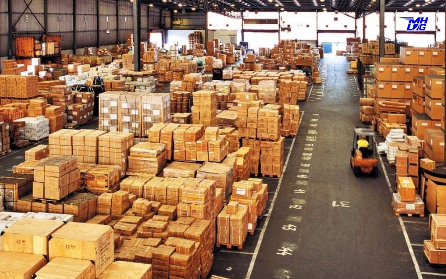 Kiểm tra và phân loại ký gửi hàng 1688 tại kho Trung Quốc của Minh Hưng Logistics