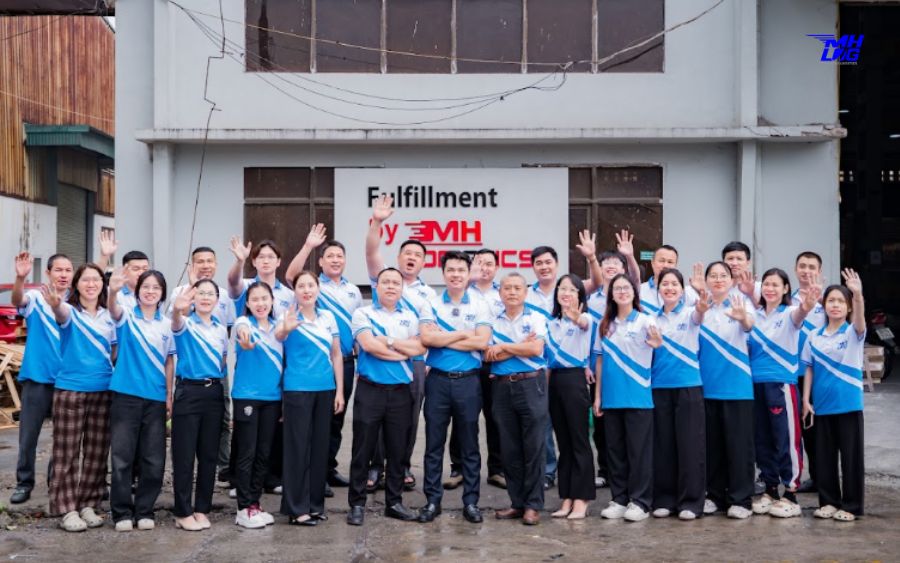 Đội ngũ chuyên gia Minh Hưng Logistics luôn sẵn sàng hỗ trợ